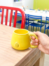 Load image into Gallery viewer, Chunky Psyduck Right Mug Gold Luster Charms