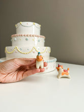 Load image into Gallery viewer, Orange Kitty Cake Topper