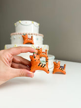 Load image into Gallery viewer, Tiger Cake Topper