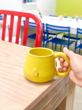 Load image into Gallery viewer, Chunky Psyduck Right Mug Gold Luster Charms