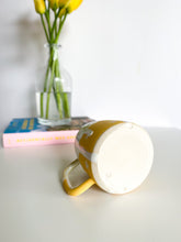 Load image into Gallery viewer, Daffodil Yellow Star Drip Mug (52)