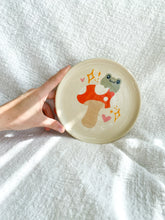 Load image into Gallery viewer, Froggy & Toadstool Dessert Dish