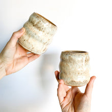 Load image into Gallery viewer, Orange Cream Bubble Wineglasses (52)
