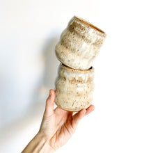 Load image into Gallery viewer, Orange Cream Bubble Wineglasses (52)
