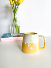 Load image into Gallery viewer, Daffodil Yellow Star Drip Mug (52)