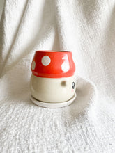 Load image into Gallery viewer, Mushroom Boi Planter