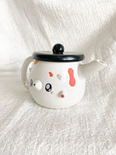Load image into Gallery viewer, Picasso the Artist Bear Teapot