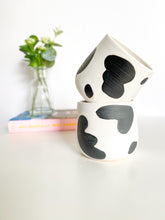 Load image into Gallery viewer, Milk Cow Wine Glasses 14oz (37)
