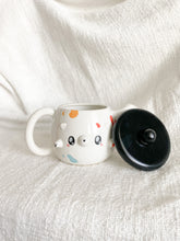 Load image into Gallery viewer, Picasso the Artist Bear Teapot