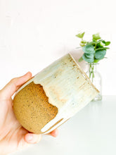 Load image into Gallery viewer, Cinnamon Roll Sippy Cup 14oz (6)