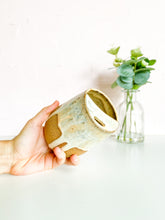 Load image into Gallery viewer, Cinnamon Roll Sippy Cup 14oz (5)