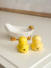 Load image into Gallery viewer, Ducks In A Tub: Salt &amp; Pepper Shakers
