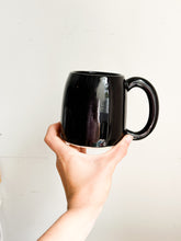 Load image into Gallery viewer, No Face Holding Mouse Right Mug - Gold Luster

