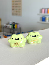 Load image into Gallery viewer, Tattoo “DAD” Froggy Desk Pal
