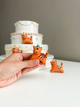 Load image into Gallery viewer, Tiger Cake Topper
