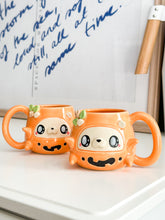 Load image into Gallery viewer, Pumpkin Bear Mug
