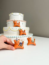 Load image into Gallery viewer, Tiger Cake Topper
