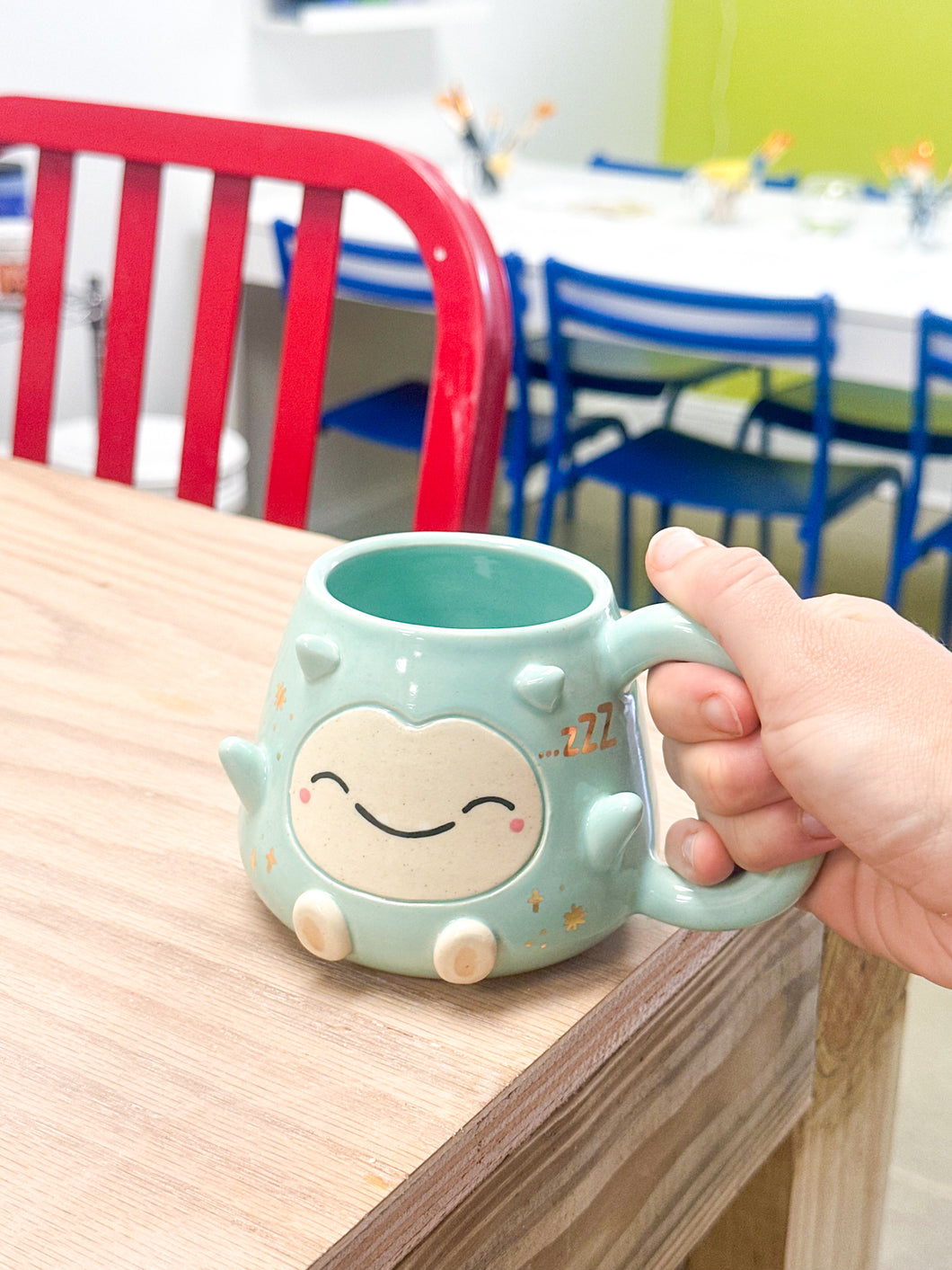 Chunky Snorlax Left Mug Gold Luster