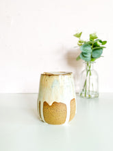 Load image into Gallery viewer, Cinnamon Roll Sippy Cup 14oz (5)
