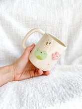 Load image into Gallery viewer, Froggy &amp; Flowers Mug 16oz
