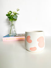 Load image into Gallery viewer, Strawberry Cow Wine Glass 14oz (38)
