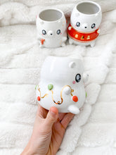 Load image into Gallery viewer, Chunky Festive Bear Cup
