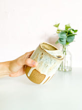 Load image into Gallery viewer, Cinnamon Roll Sippy Cup 14oz (5)
