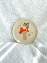 Load image into Gallery viewer, Froggy &amp; Toadstool Dessert Dish
