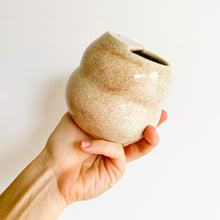 Load image into Gallery viewer, Tiny Hearts Bubble Sippy 14oz
