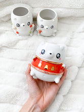 Load image into Gallery viewer, Chunky Festive Bear Cup
