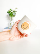 Load image into Gallery viewer, Kiss Your Brain Cup 14oz (6)
