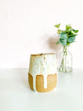 Load image into Gallery viewer, Cinnamon Roll Sippy Cup 14oz (5)
