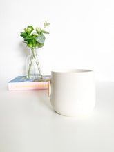 Load image into Gallery viewer, Kiss Your Brain Cup 14oz (6)
