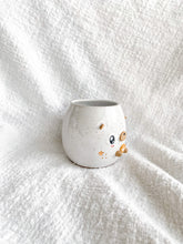 Load image into Gallery viewer, Ozzy the Speckled Otter Cup
