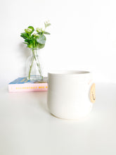 Load image into Gallery viewer, Kiss Your Brain Cup 14oz (6)
